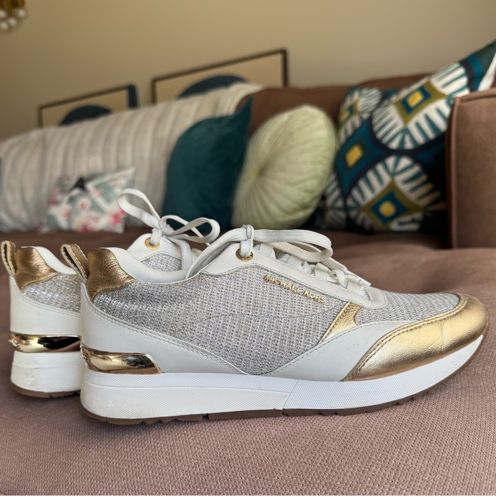 MICHAEL KORS White & Gold Sneakers